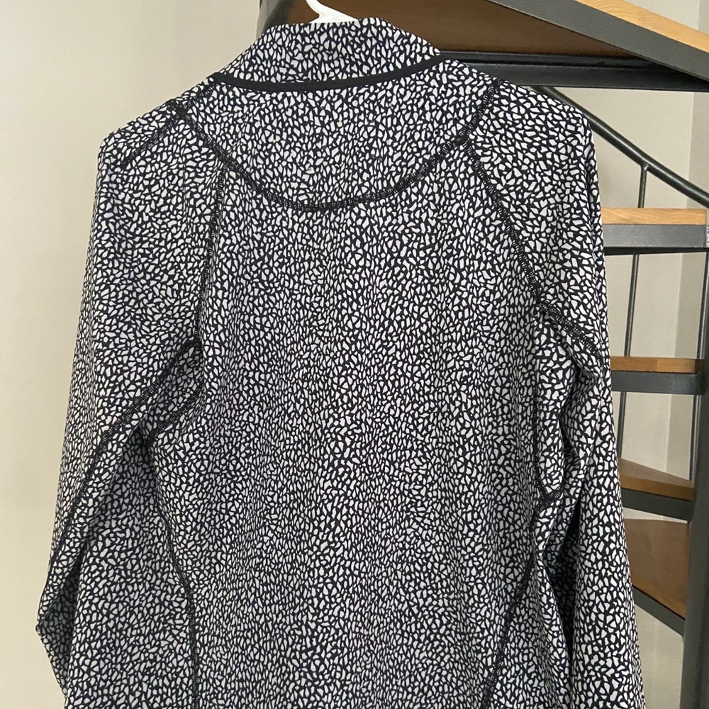 Lightweight Lululemon Jacket Reversible - image 2
